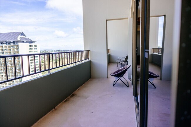 Building Photo - 2240 Kuhio Ave.