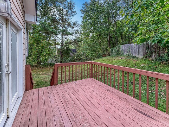 Building Photo - Beautiful and Comfortable Home in Mableton!