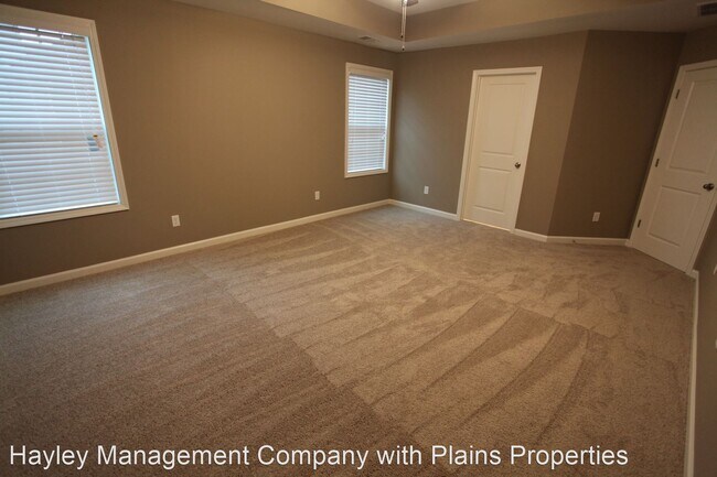 Building Photo - 5 br, 3 bath House - 1006 Dunkirk Circle