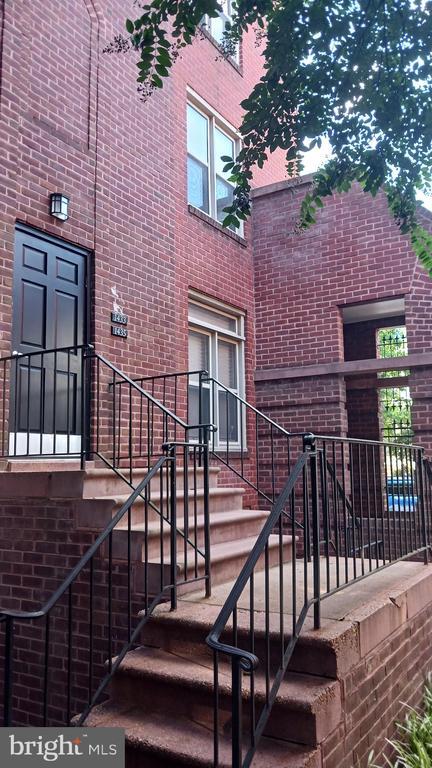 Building Photo - 1433 A St NE