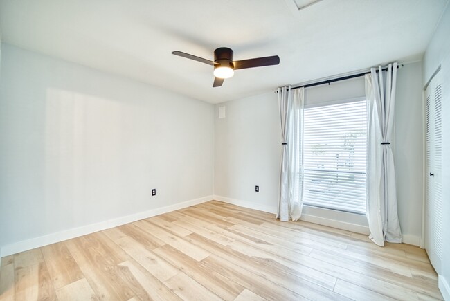 Building Photo - 11912 Cypress Hill Cir