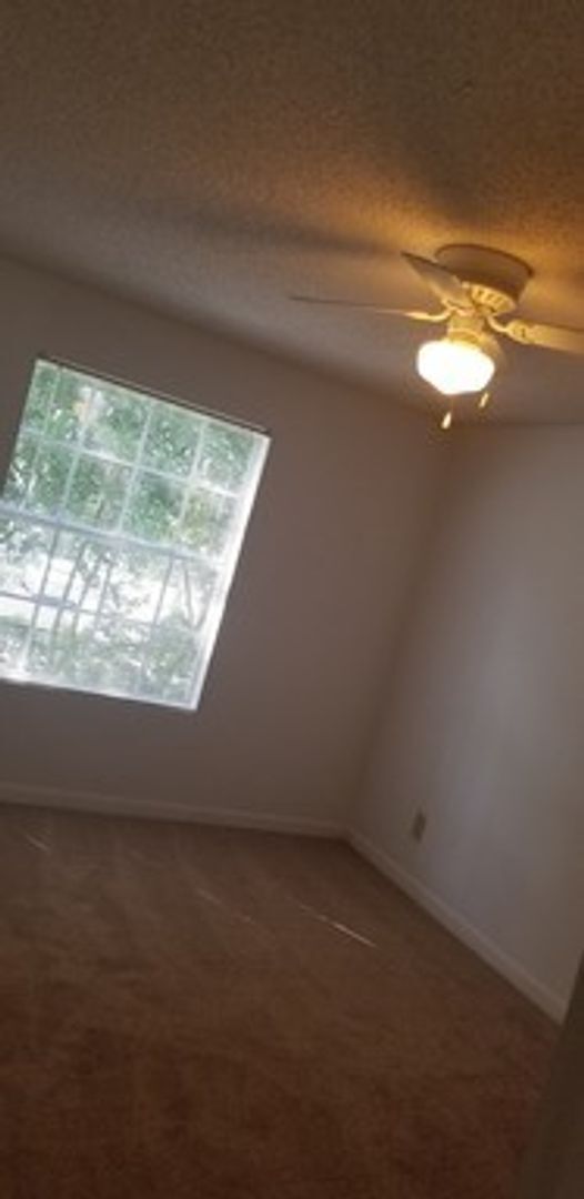 Building Photo - One bedroom condominium