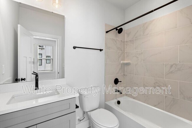 Building Photo - 1126 Pegram St