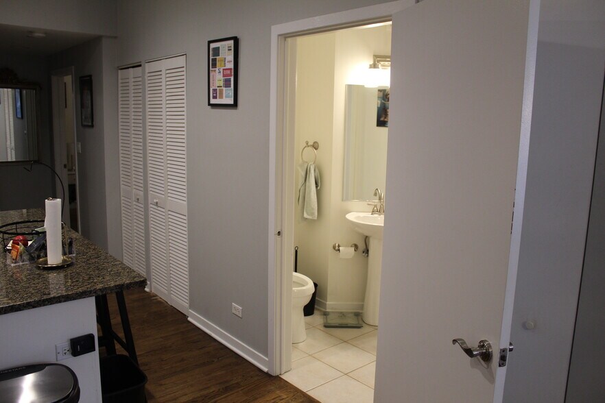 guest bathroom - 946 W Fry St