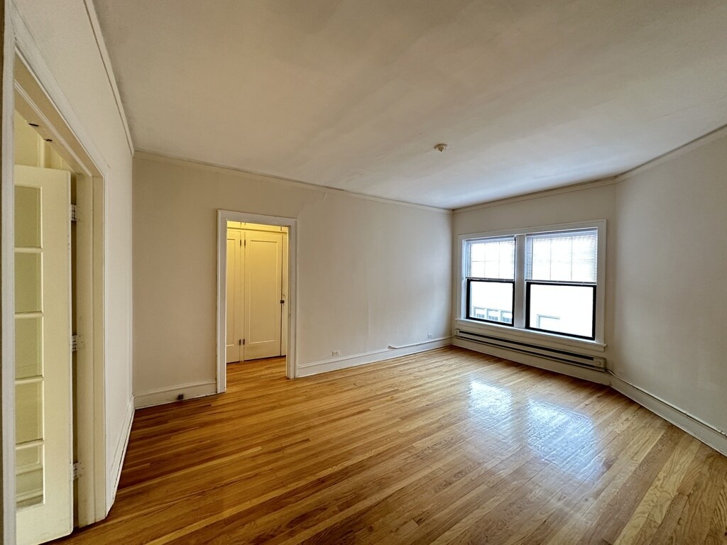 Building Photo - 1322 Oak Ave