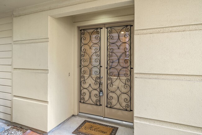 Building Photo - 1726 Stacy Falls