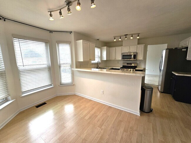 Building Photo - Ocean View East