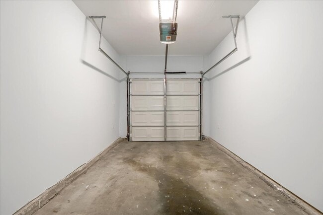 Building Photo - 683 Harbour Way