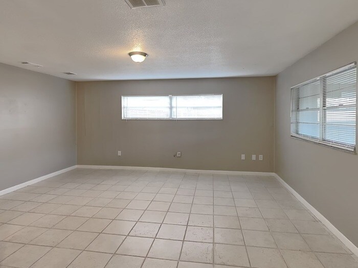 Building Photo - 6410 Gamble Dr