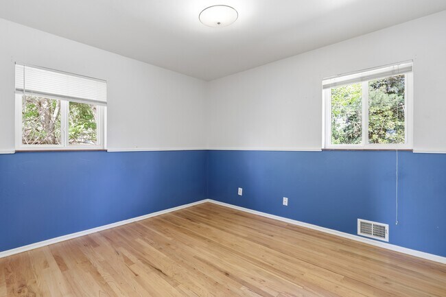 Building Photo - 3705 W Eastman Ave