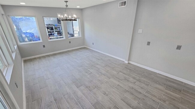 Building Photo - 121 Wisteria St