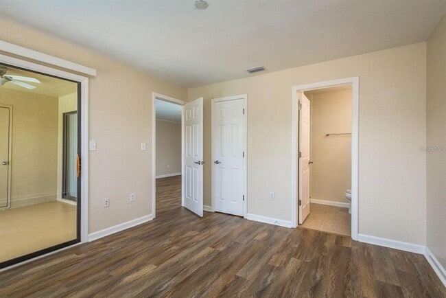 Building Photo - 12293 Sailwinds Dr