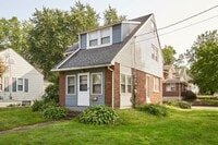 Building Photo - Renovated 3 bedroom 2 Bath home in Goodyea...