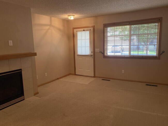 Building Photo - 17966 Vance Cir NW