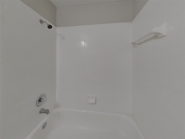 Building Photo - 6615 Laurel Glen Dr