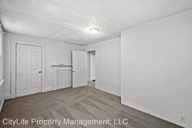 Building Photo - 3 br, 1 bath House - 221 Freeland Street