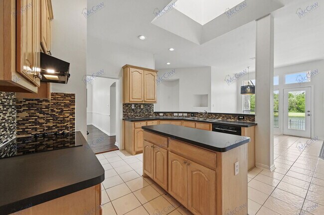 Building Photo - 544 Layton Dr