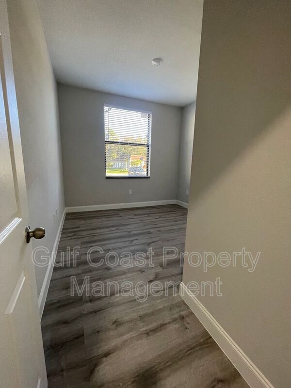 Building Photo - 136 Viewpoint Dr