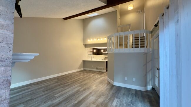Building Photo - 2685 S Dayton Way