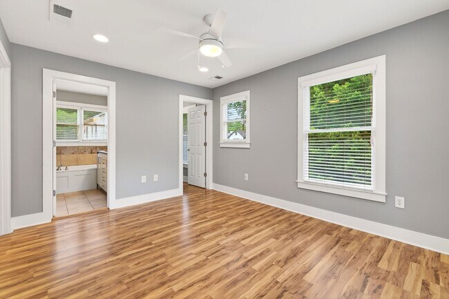 Building Photo - Decatur's Hidden Gem: Renovated 3BR Retreat with Expansive Backyard, Fruit Trees & Unbeatable Loc...