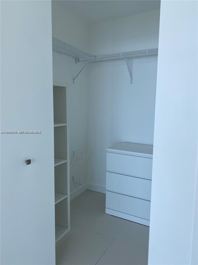 Building Photo - 501 NE 31st St