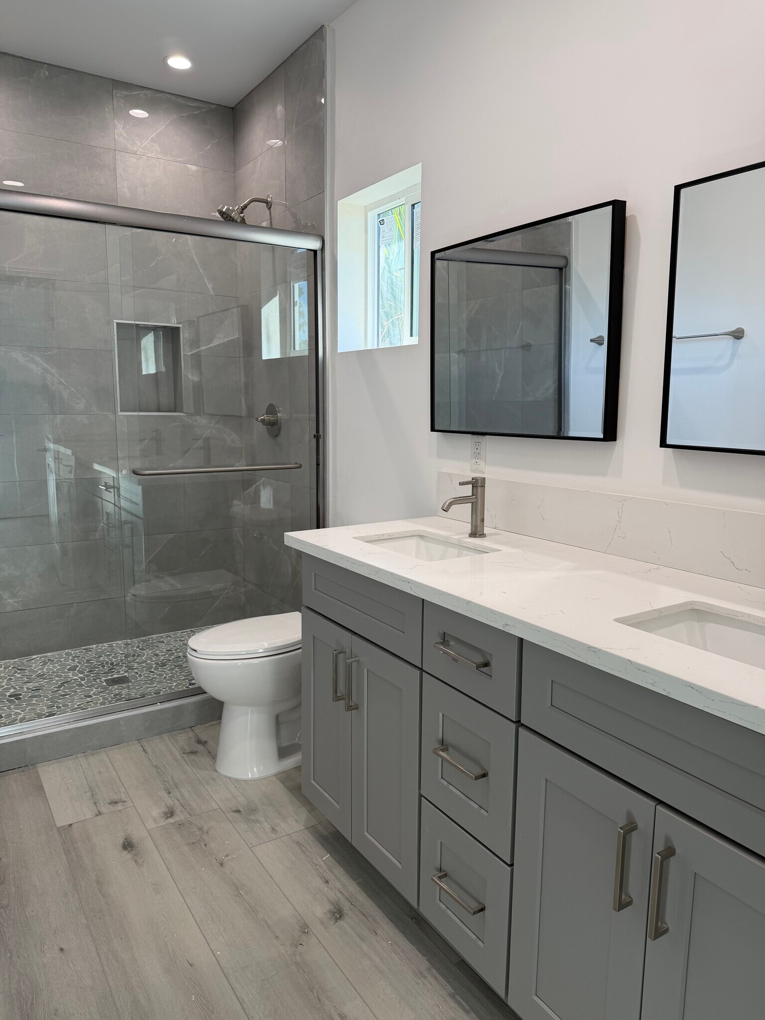 Building Photo - 11616 Balboa Blvd