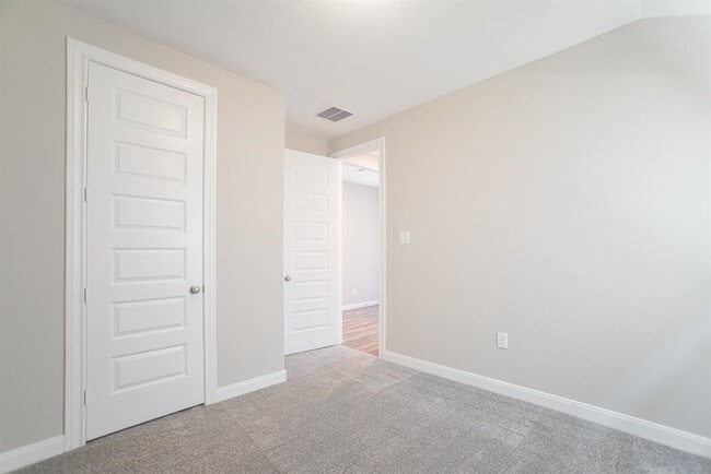 Building Photo - 9852 Pearly Everlasting