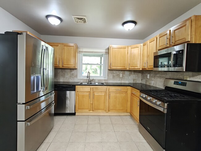 Building Photo - 45 Meribrook Cir