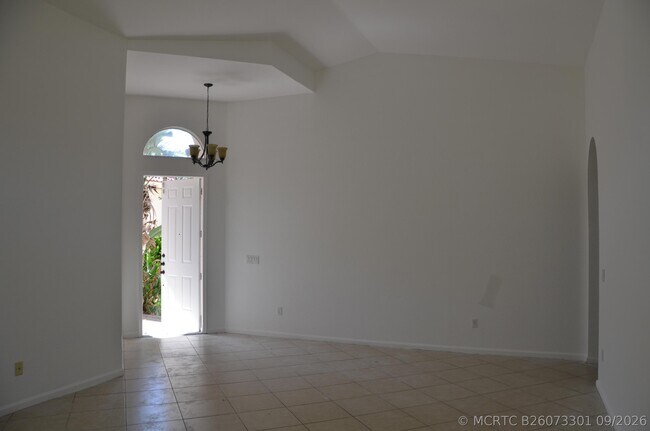 Building Photo - 4106 NE 22nd Ct