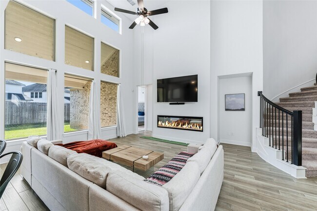 Building Photo - 3125 Stingray Cv Dr