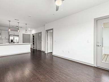 Building Photo - 1640 54th Ave N