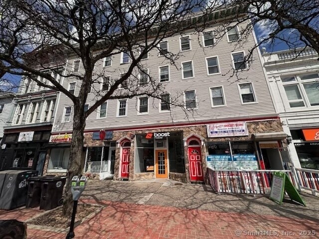 Primary Photo - 530 Main St