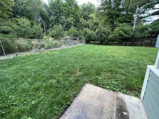 Building Photo - 146 Lower Hillside Dr