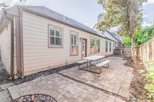 Building Photo - 5114 E Jerad Dr