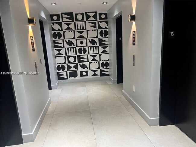 Building Photo - 121 NE 34th St