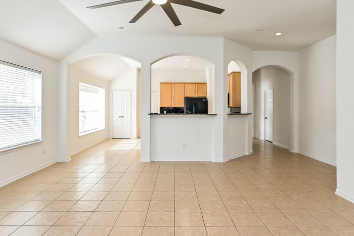 Building Photo - 15207 Bentridge Dr