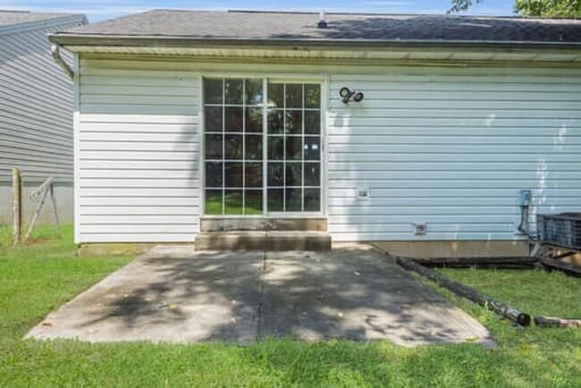 Building Photo - 5691 Victoryview Ln