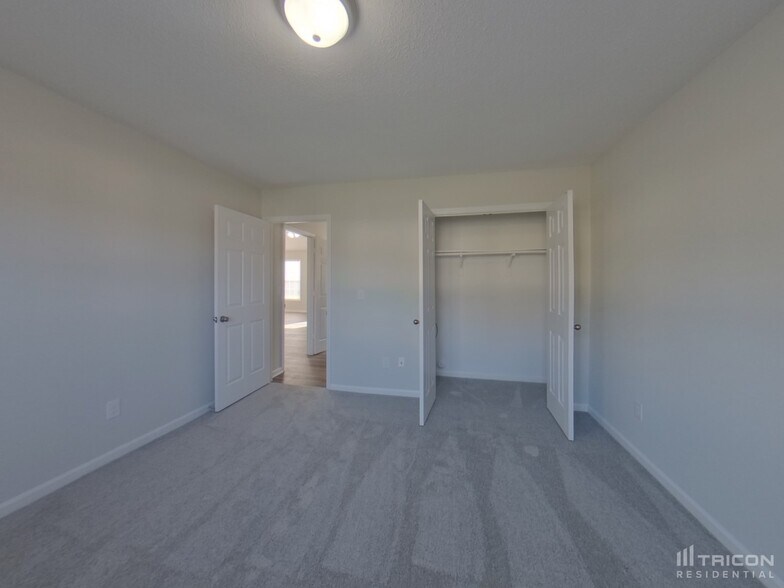 Building Photo - 3600 Amos Dr