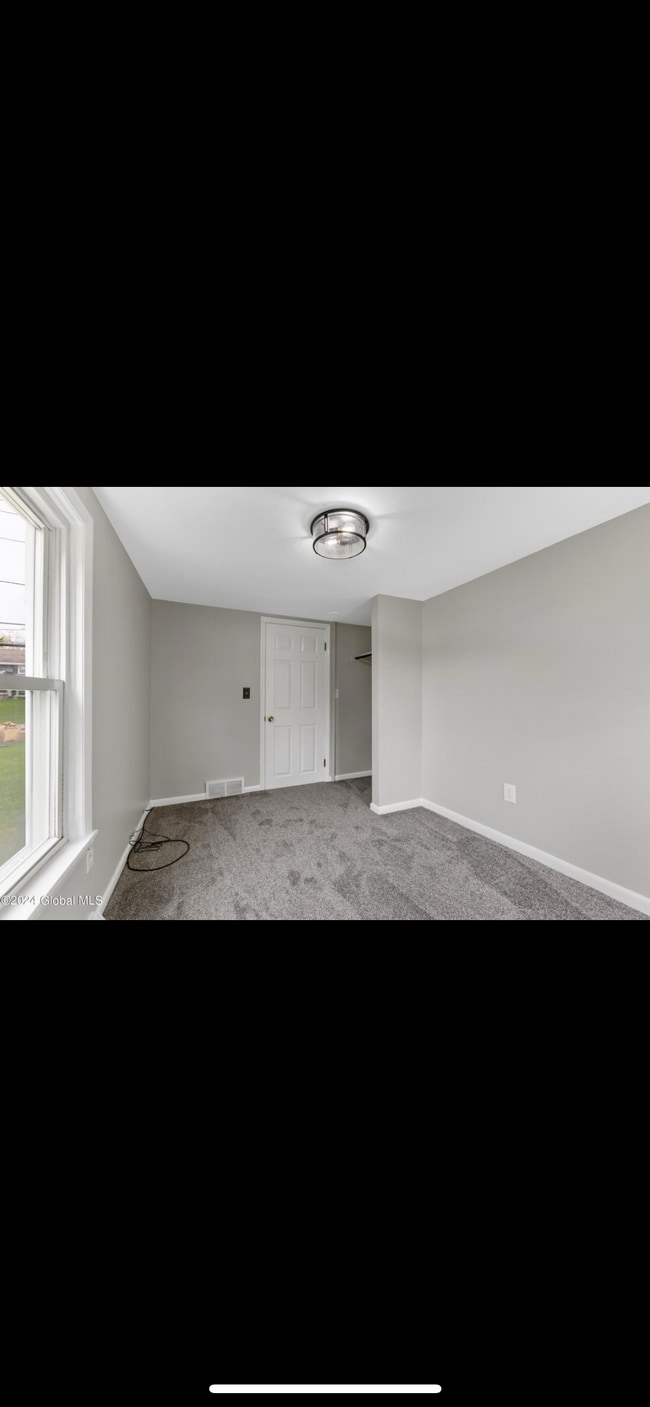 Building Photo - 146 Forts Ferry Rd