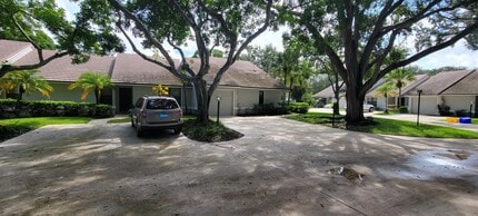 Building Photo - 701 Bannock Ln