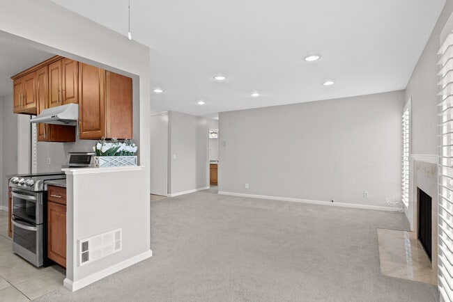 Building Photo - 914 Beach Park Blvd