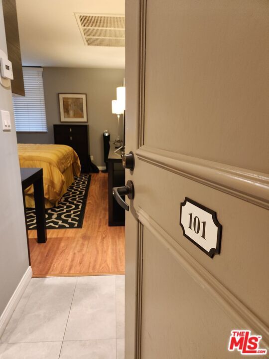 Building Photo - 10660 Wilshire Blvd