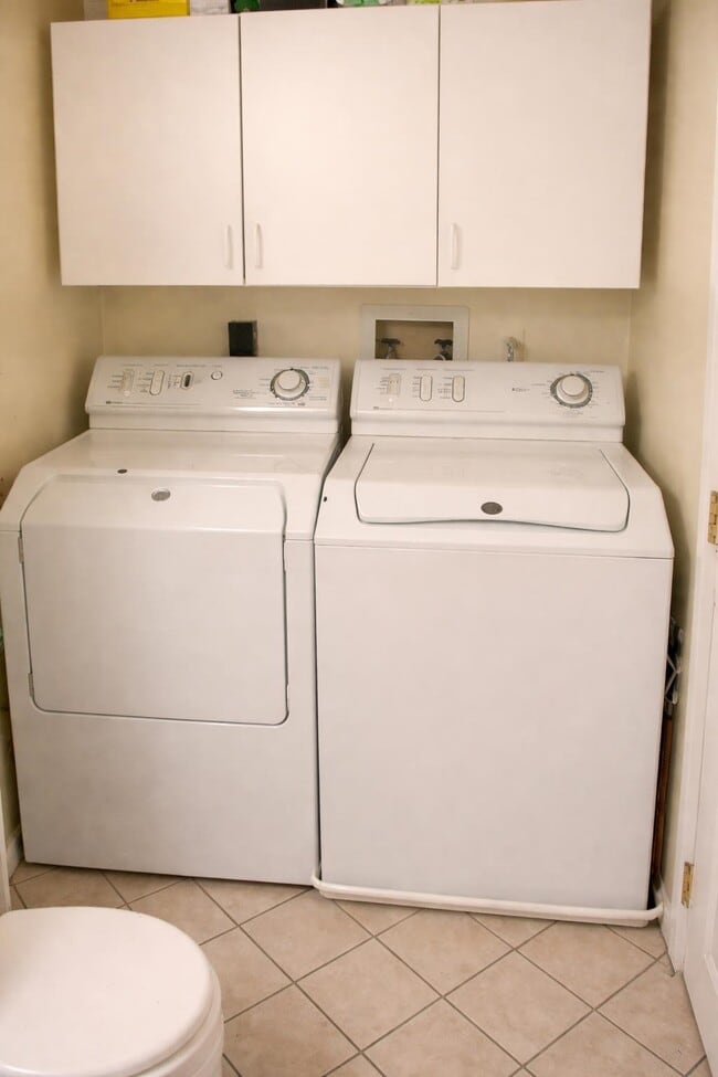 Building Photo - 51 Fords Landing Dr