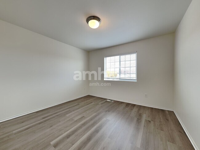 Building Photo - 18606 112th Ave E