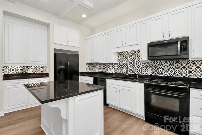 Building Photo - 450 New Bern Station Ct