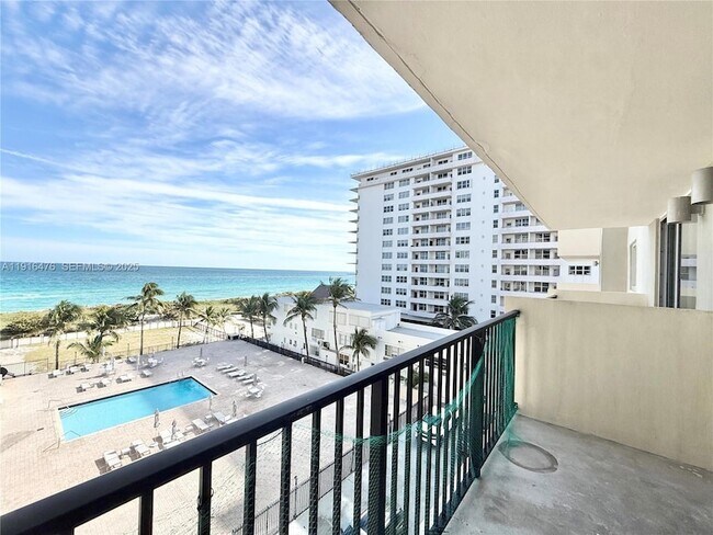 Building Photo - 9273 Collins Ave