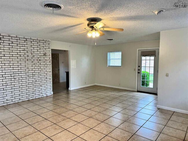 Building Photo - 4609 Tammy Dr