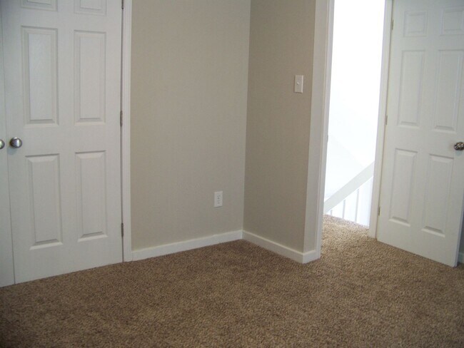 Building Photo - WATERS EDGE