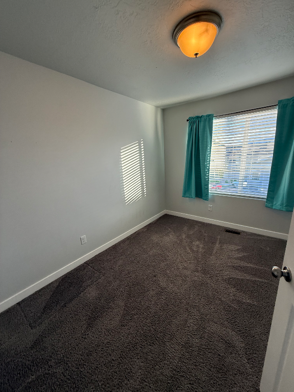 Building Photo - 719 E 380 S