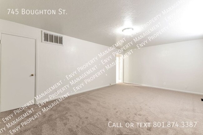 Building Photo - 745 Boughton St